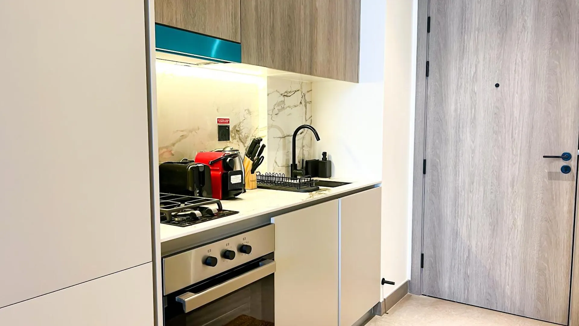 Modern Studio In Jvc - Pool, Gym & Bbq Access Dubai 0*,